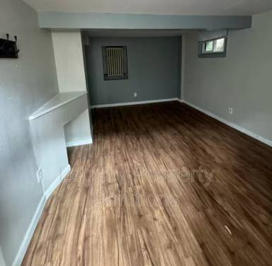 Main picture of 806 N 1st St