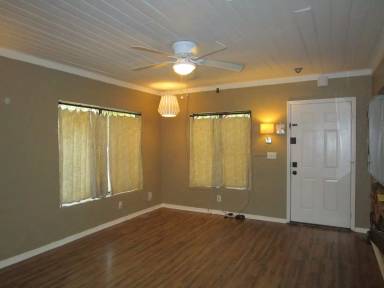 Main picture of 1315 E Osborne Ave