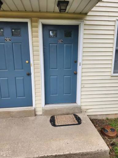 Main picture of 330 W 8th St
