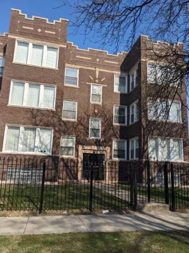 Main picture of 7445 S Paxton Ave
