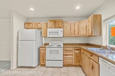 Main picture of 6010 Oak St