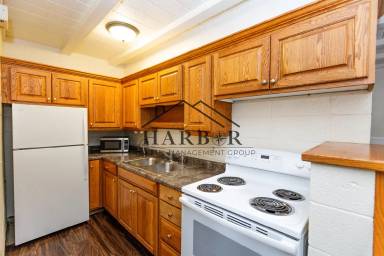Main picture of 1545 2nd Ave NE