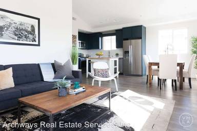 Main picture of 3632 1/2 Percy St
