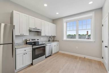 Main picture of 119 Main St