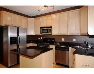 Main picture of 4943 S Michigan Ave