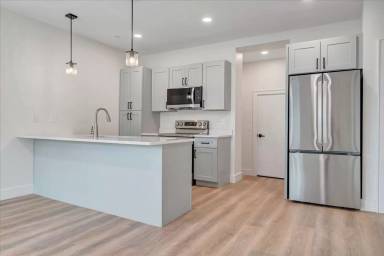 Main picture of 528 E Cleveland Ave