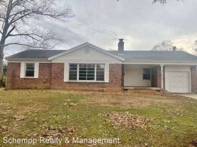 Main picture of 3300 Autumn Way