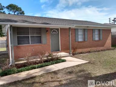 Main picture of 570 Quigley Rd