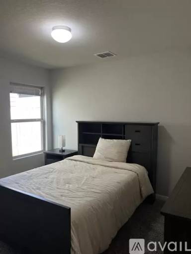 Main picture of 634 Wild Olive Way