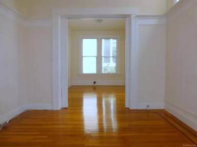 Main picture of 60 Leavenworth St