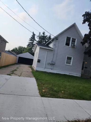 Main picture of 127 Elm St