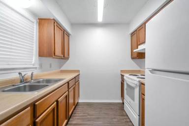 Main picture of 1810 Bishop Rd