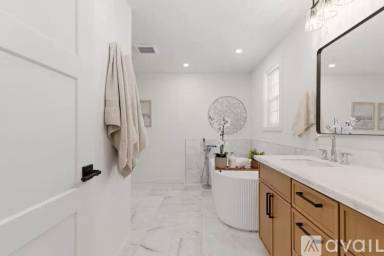 Main picture of 16432 NE 18th St