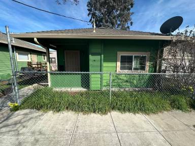 Main picture of 807 G St
