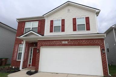 Main picture of 1899 Lakecrest Dr