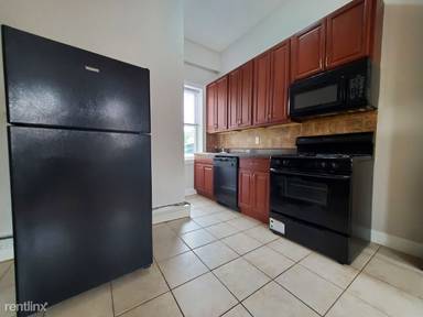 Main picture of 18 Wright Ave