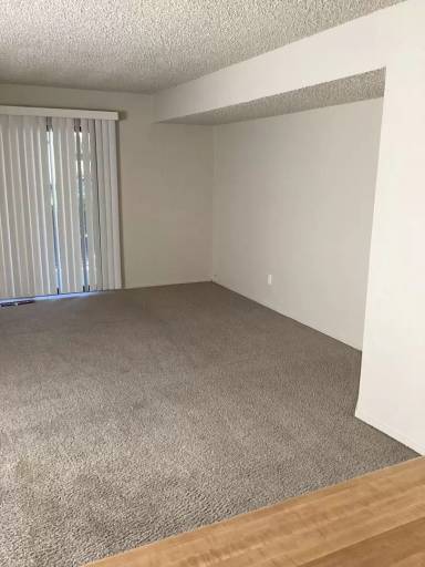 Main picture of 2333 Roundhouse Rd