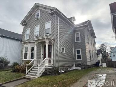 Main picture of 4 Wabon St