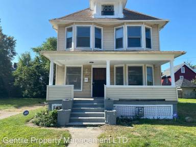 Main picture of 10322 Colonial Ave