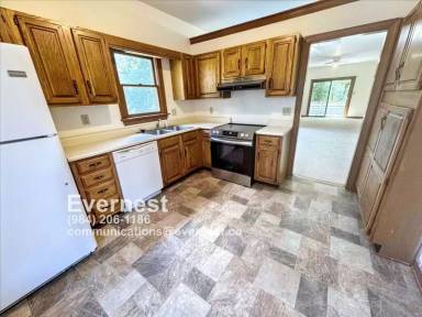 Main picture of 101 Granby Ct