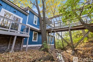 Main picture of 411 W Patricia Ln