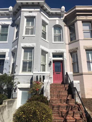 Main picture of 320 G St NE