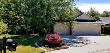 Main picture of 3210 N Cafferty Way