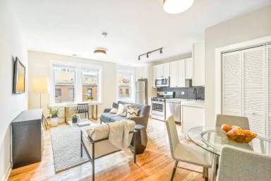 Main picture of 656 Wrightwood Apartments