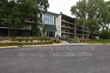 Main picture of 10501 Cedar Lake Rd