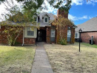Main picture of 903 Walters Dr
