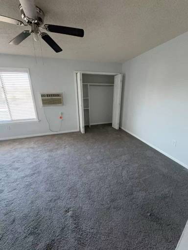 Main picture of 220 Walnut Hill Dr