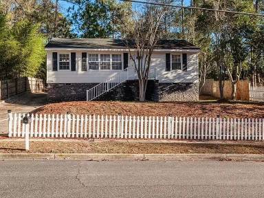 Main picture of 706 Seymour Dr