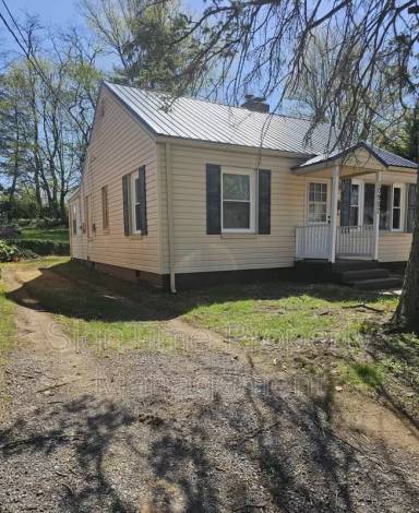 Main picture of 10907 Lincoln Ave