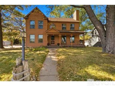 Main picture of 501 Riverside Ave N