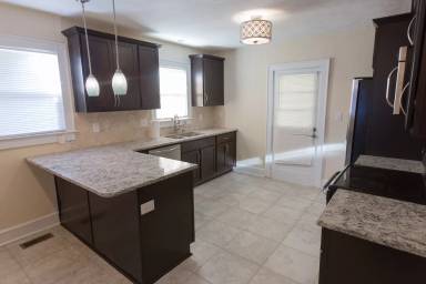 Main picture of 345 Sunset Dr