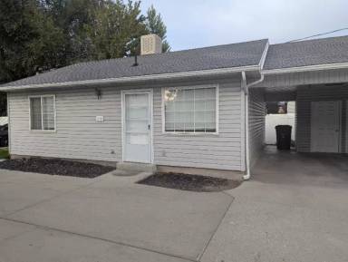 Main picture of 375 E Fenton Ave