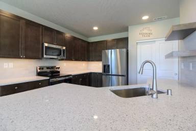Main picture of 6206 Tyre Dr