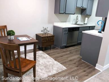 Main picture of 150 E Broadway St