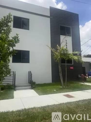 Main picture of 1866 NW 20th Ave