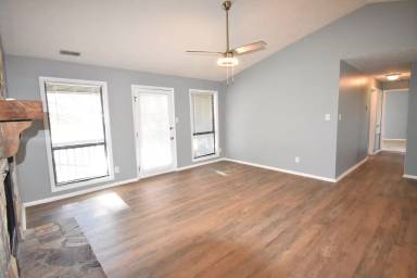 Main picture of 1886 Tryon Dr