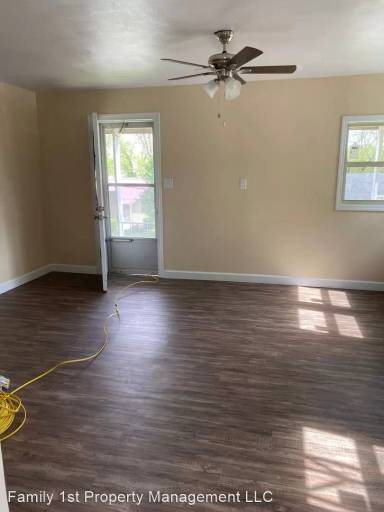 Main picture of 408 3rd Ave NW