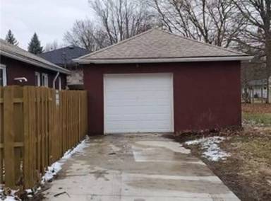Main picture of 1041 N Philips St