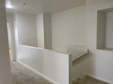 Main picture of 372 S Marengo Ave