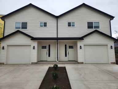 Main picture of 1006 Peach Rd