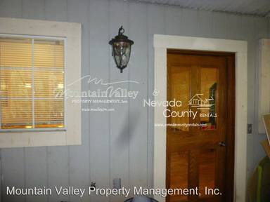 Main picture of 442 And 442 1/2 Auburn St