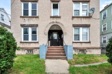 Main picture of 66 Standish St