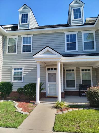 Main picture of 106 Governors Blvd