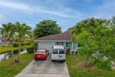 Main picture of 4030 NW 110th Ave