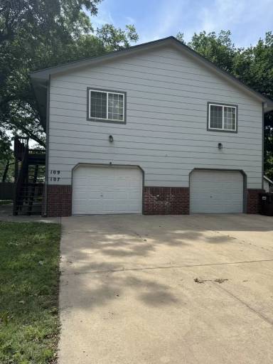 Main picture of 107 S Gordon St
