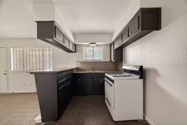Main picture of 2708 Oakcliff St